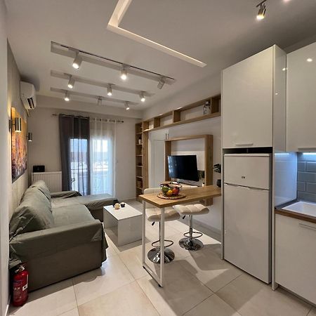 P Deluxe Suites 7 Thessaloniki Exterior foto