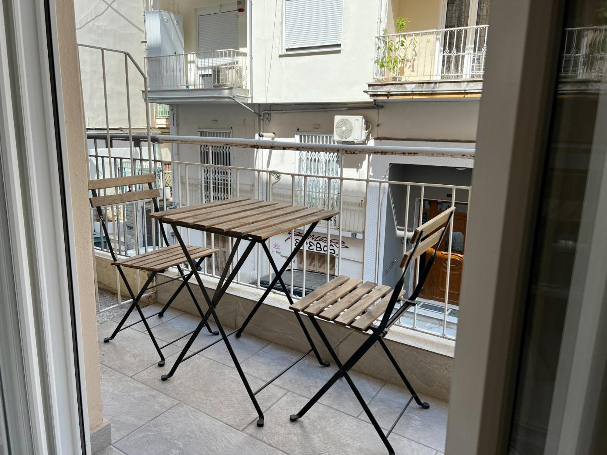 P Deluxe Suites 7 Thessaloniki Exterior foto