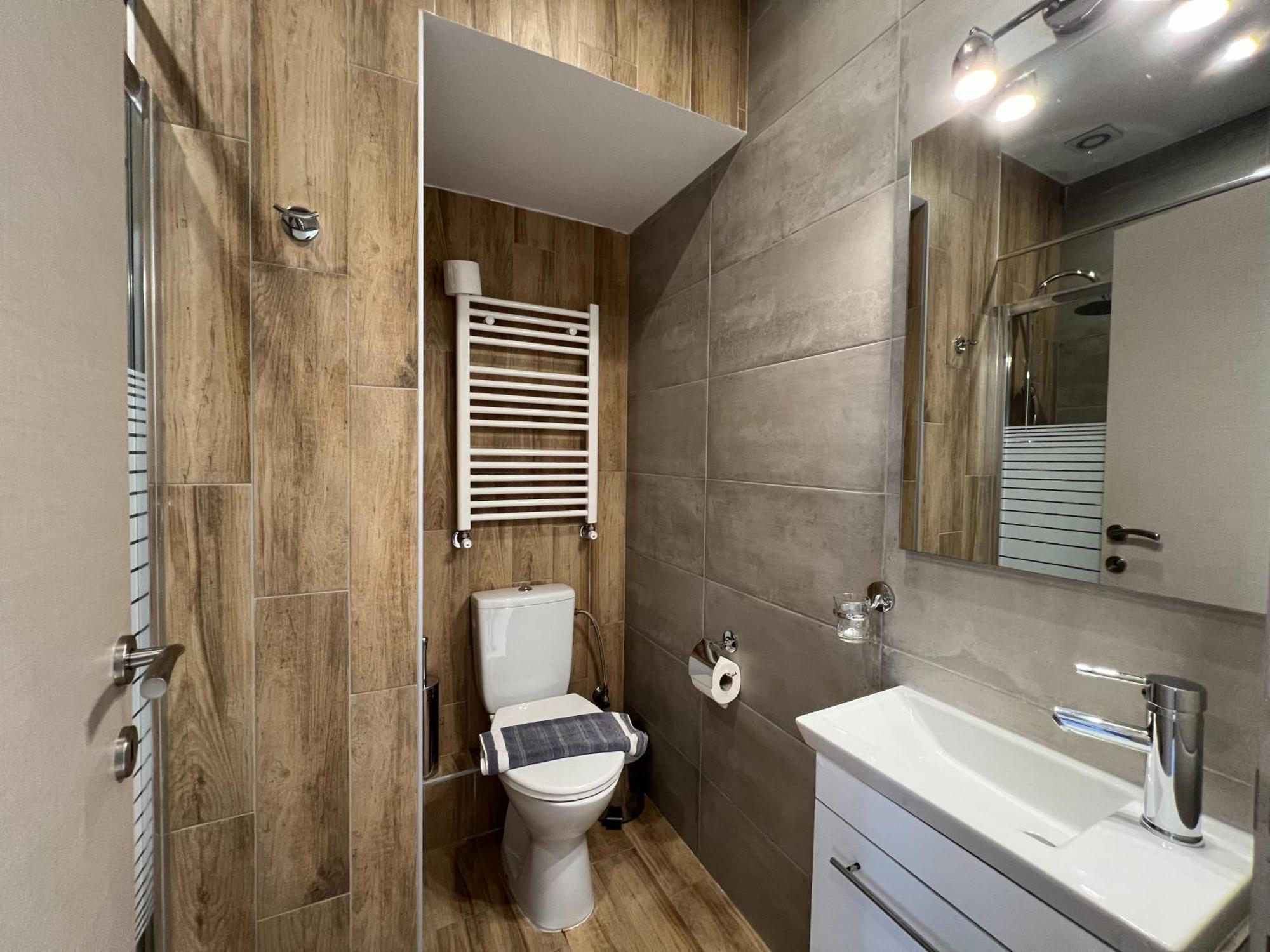 P Deluxe Suites 7 Thessaloniki Exterior foto